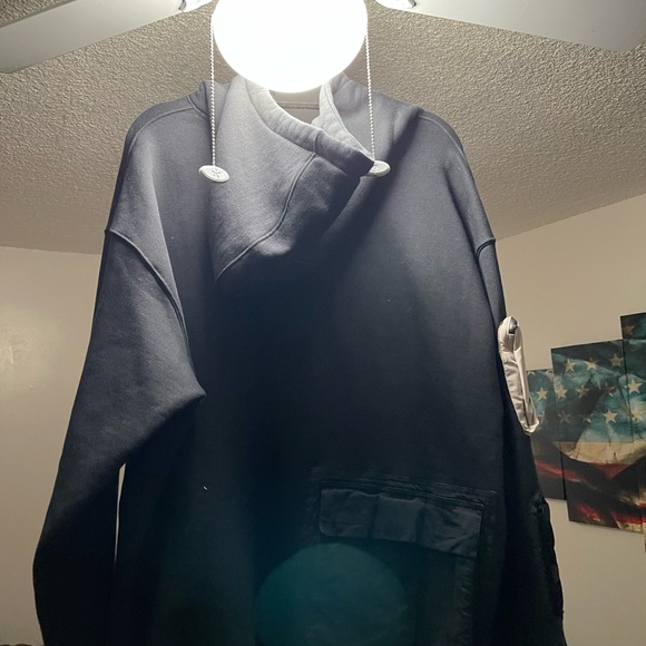 This Travis Scott x Nike hoodie - Picture 4 of 5